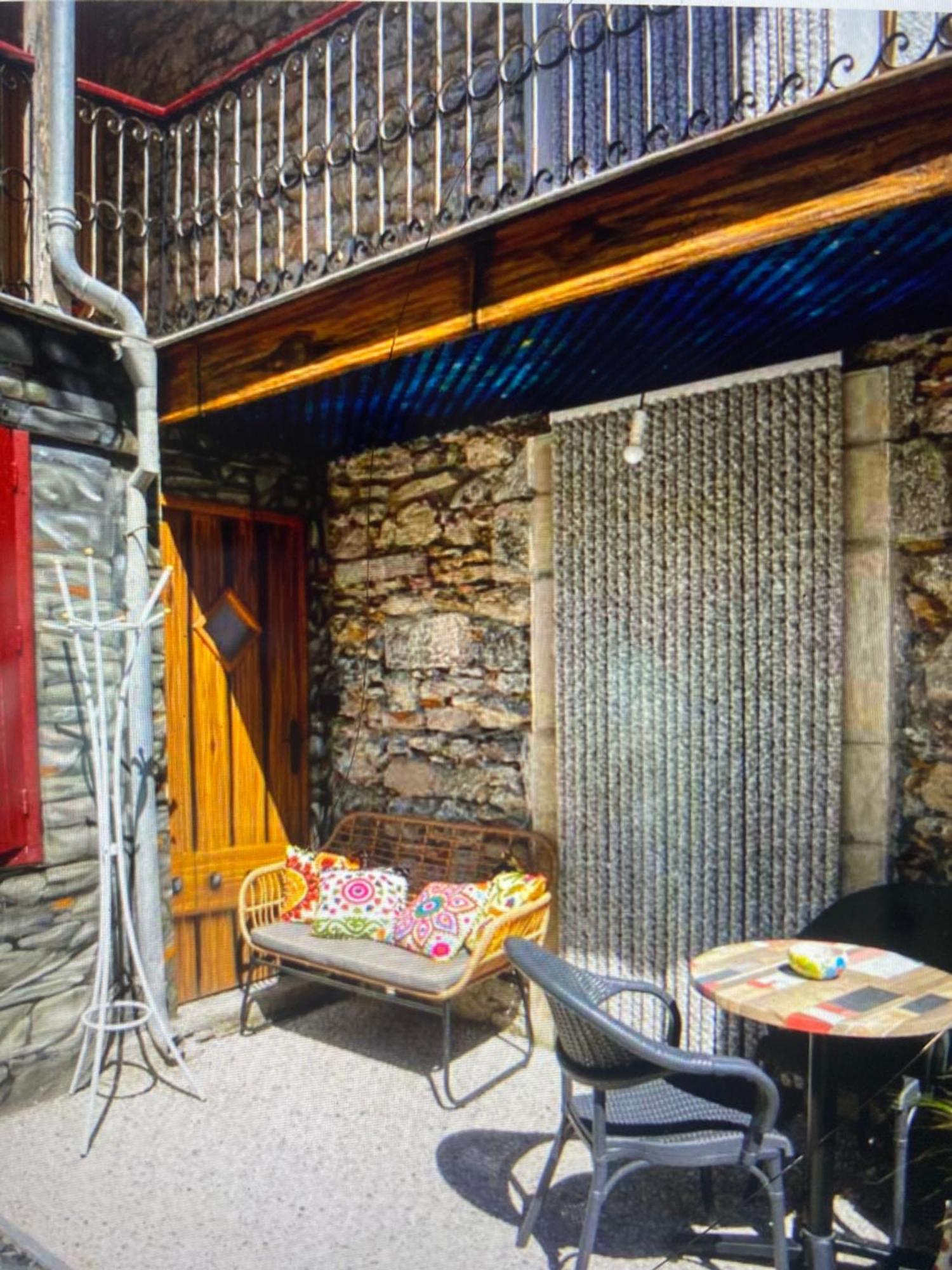 Chambre Pic Du Midi Appartement Only Adults กอมปอง ภายนอก รูปภาพ