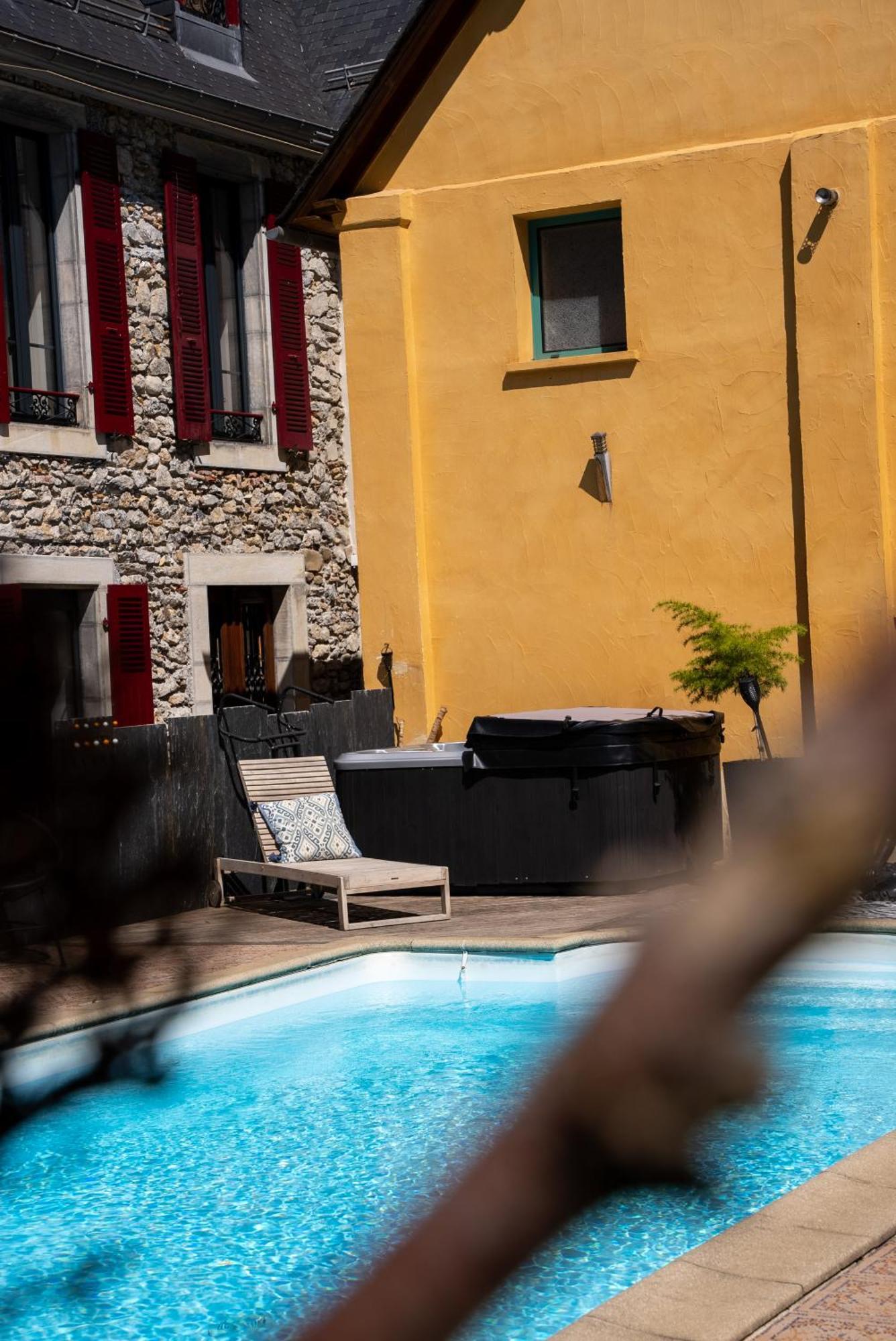 Chambre Pic Du Midi Appartement Only Adults กอมปอง ภายนอก รูปภาพ